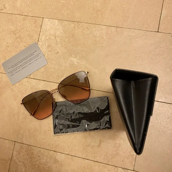 Christian Dior Sunglasses - Picture 8 of 12